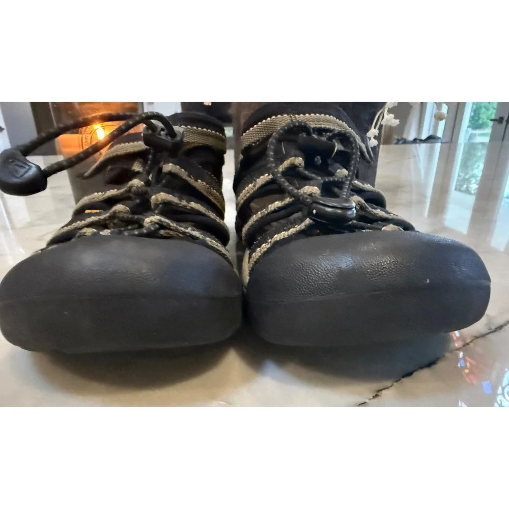 Keen Kids Newport H2 Water Sandals Black and Tan Hiking Shoes Size 4